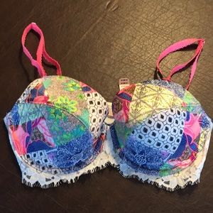 ❤️️️️️️️NWT Victoria Secret Demi Satin Bra 34DD❤️